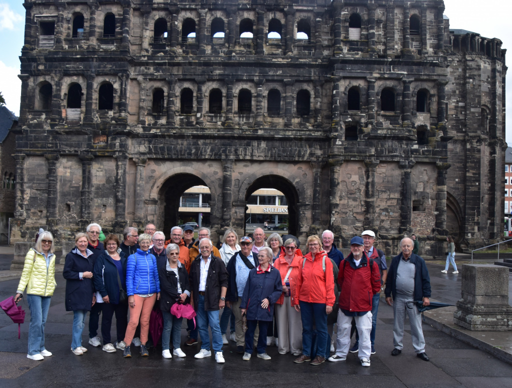 GKK-Senat vor der Porta Nigra in Trier